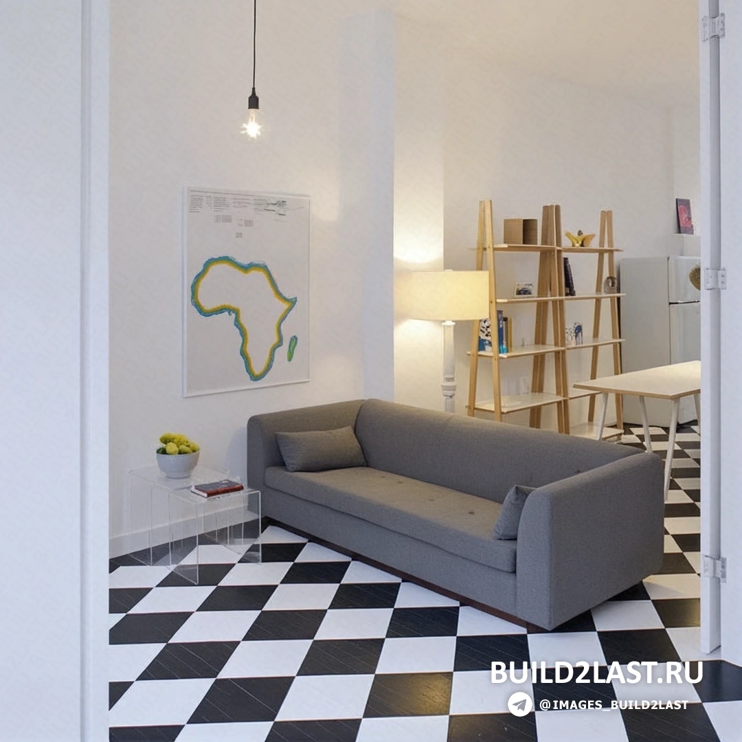 Гостиная с дизайнерским креслом и большим ковром на деревянном полу